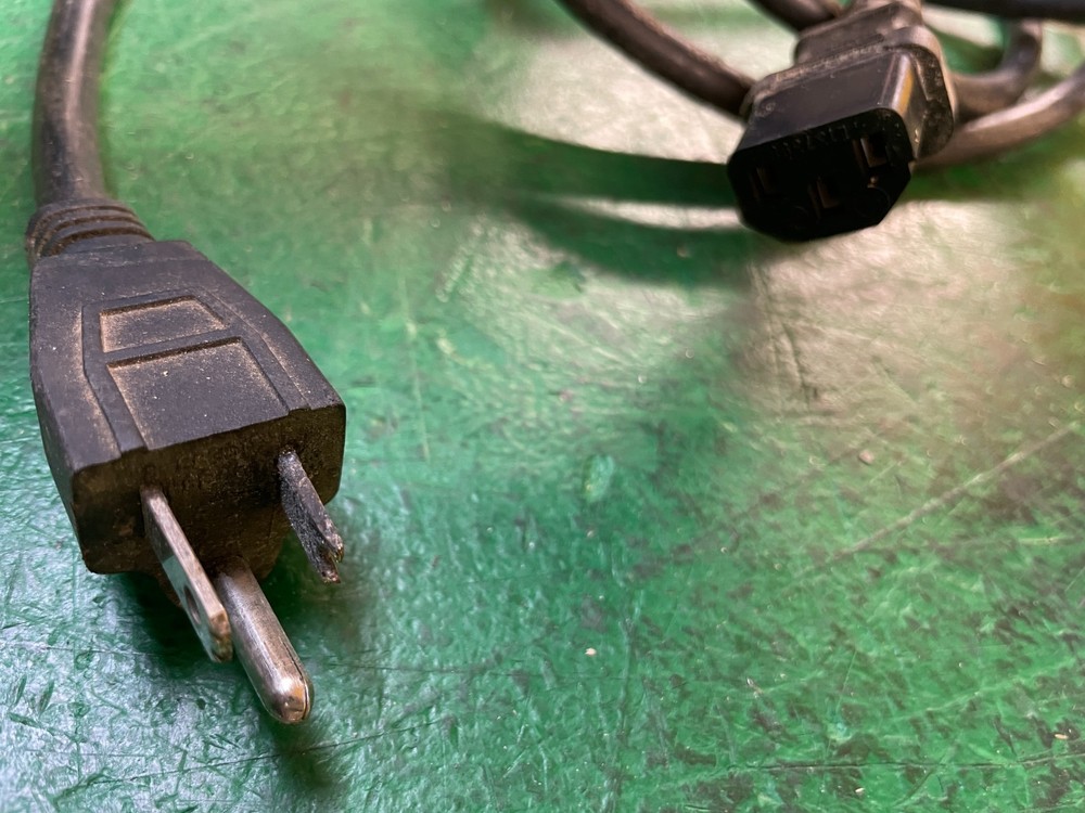 CRACKED FRONT - Duracraft D35510 Table Saw On/Off Switch