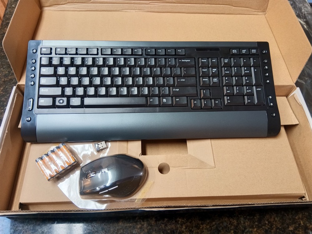 KM555 N Spire Wireless Bluetooth Keyboard Mouse Combo Media Button for Tablet PC