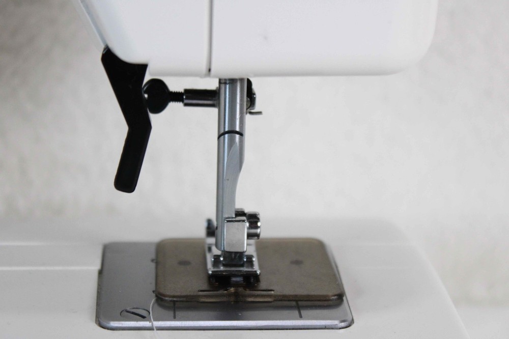 Janome HF107 Sewing Machine Compact Lightweight