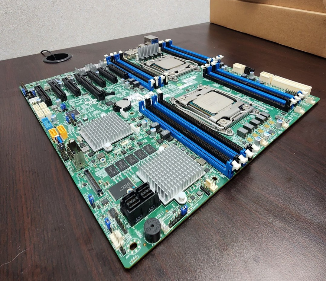 Supermicro X10DRH-CT + 2x Xeon E5-2680 v3 | 2.5GHz | 10GbE | LSI SAS3 RAID