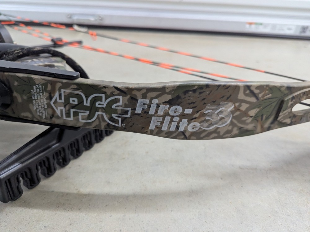 PSE Fire Flite 33 Compound Bow w/ BAG + Extras - RH 27-32” - 70lb Max - TESTED