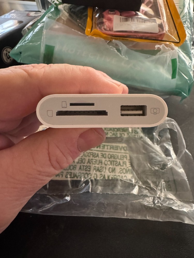 SD Card Reader for iPhone Memory Card Reader with USB Camera Adapter.