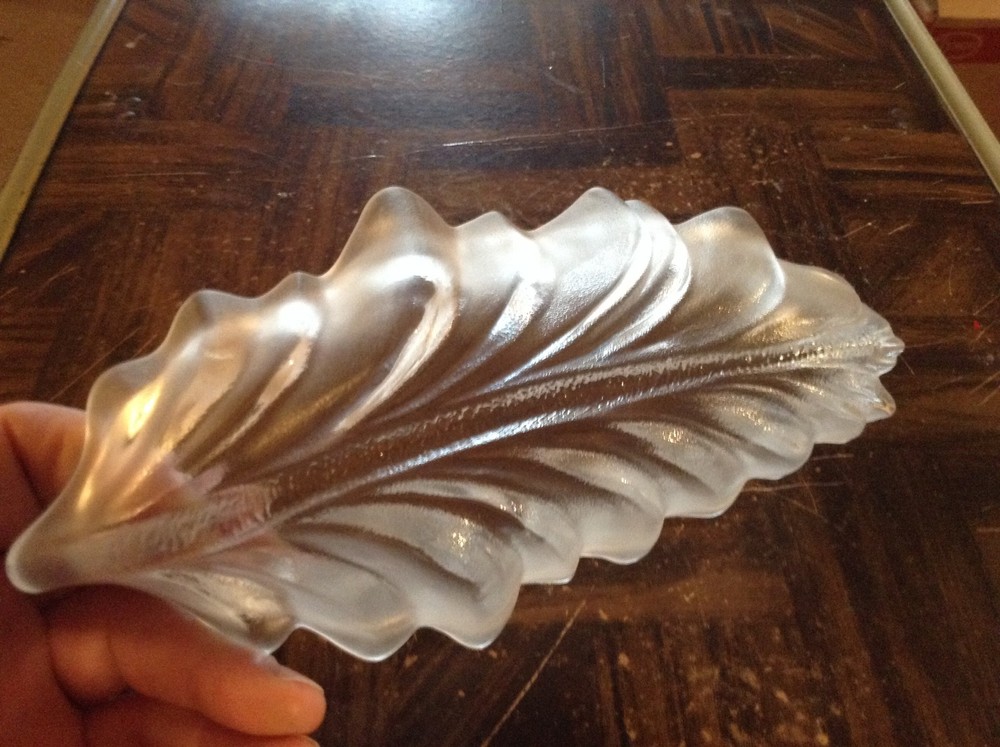 Frosted leaf shape olive / relish dish