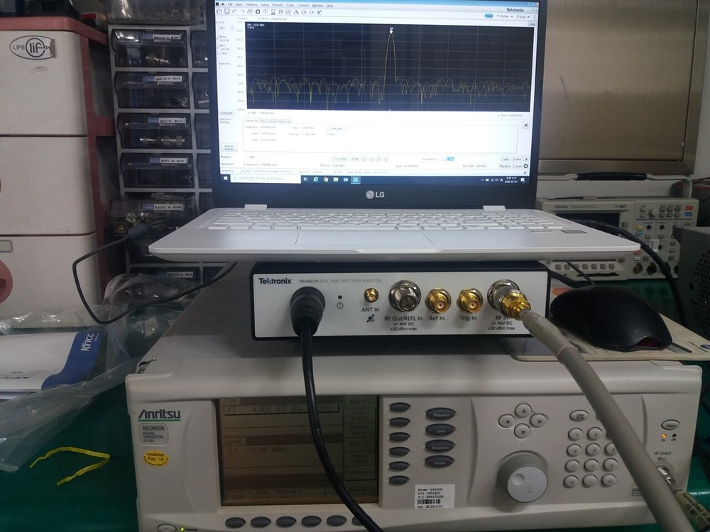 Tektronix RSA607A opt 04 Spectrum Analyzer Real Time