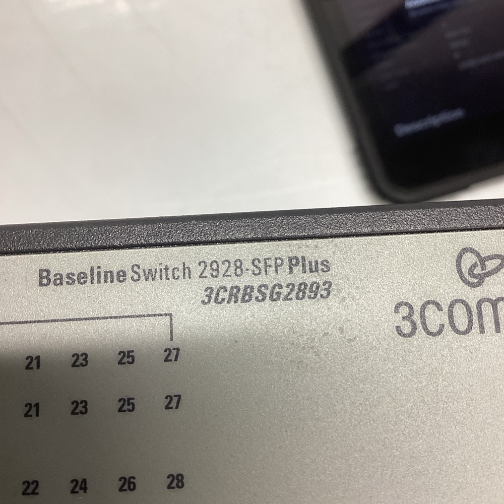 3Com Baseline Switch 2928-SFP Plus-3CRBSG2893. T-684