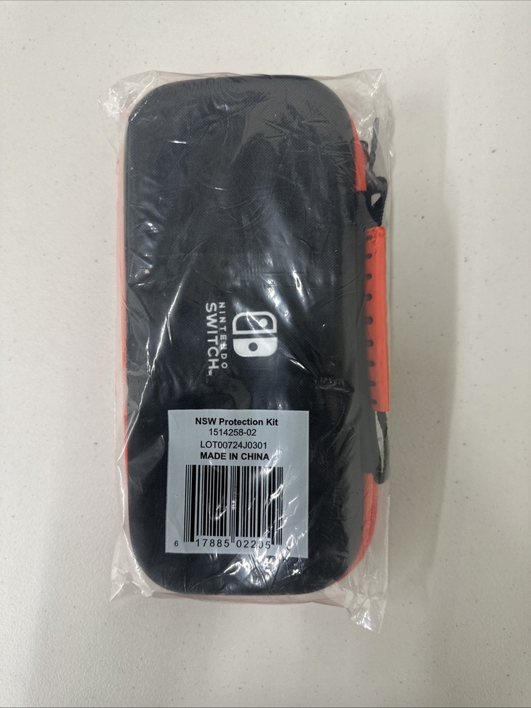 Nintendo Switch Protective Carrying Case Screen Protector 2050-BR68 Black