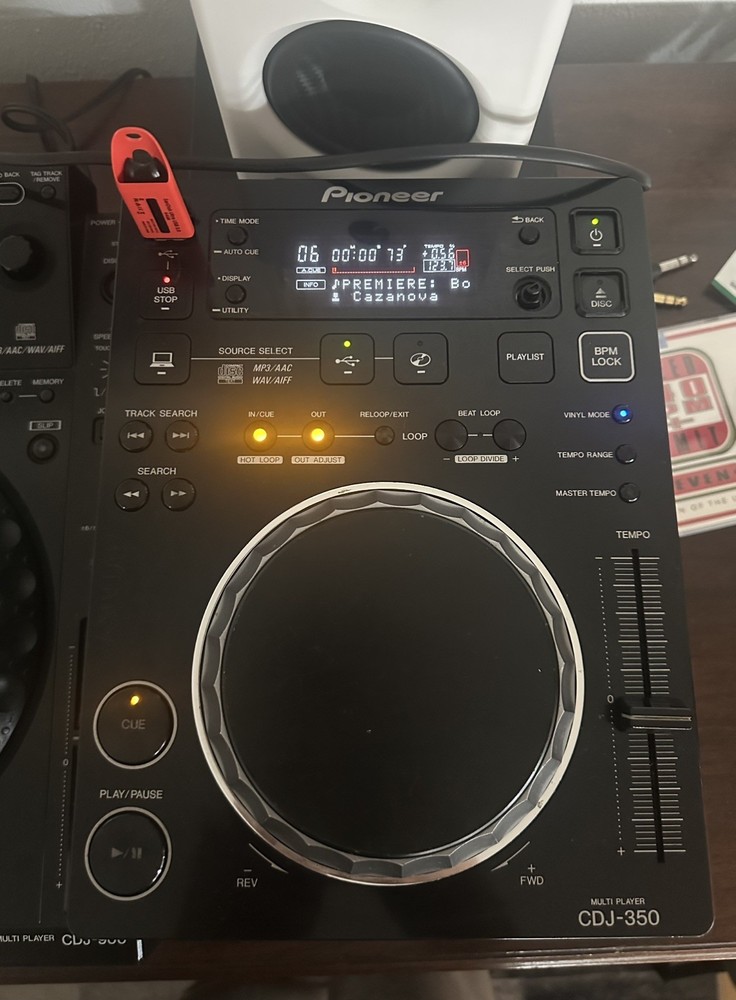 1x Pioneer CDJ 350 - Perfect Condition