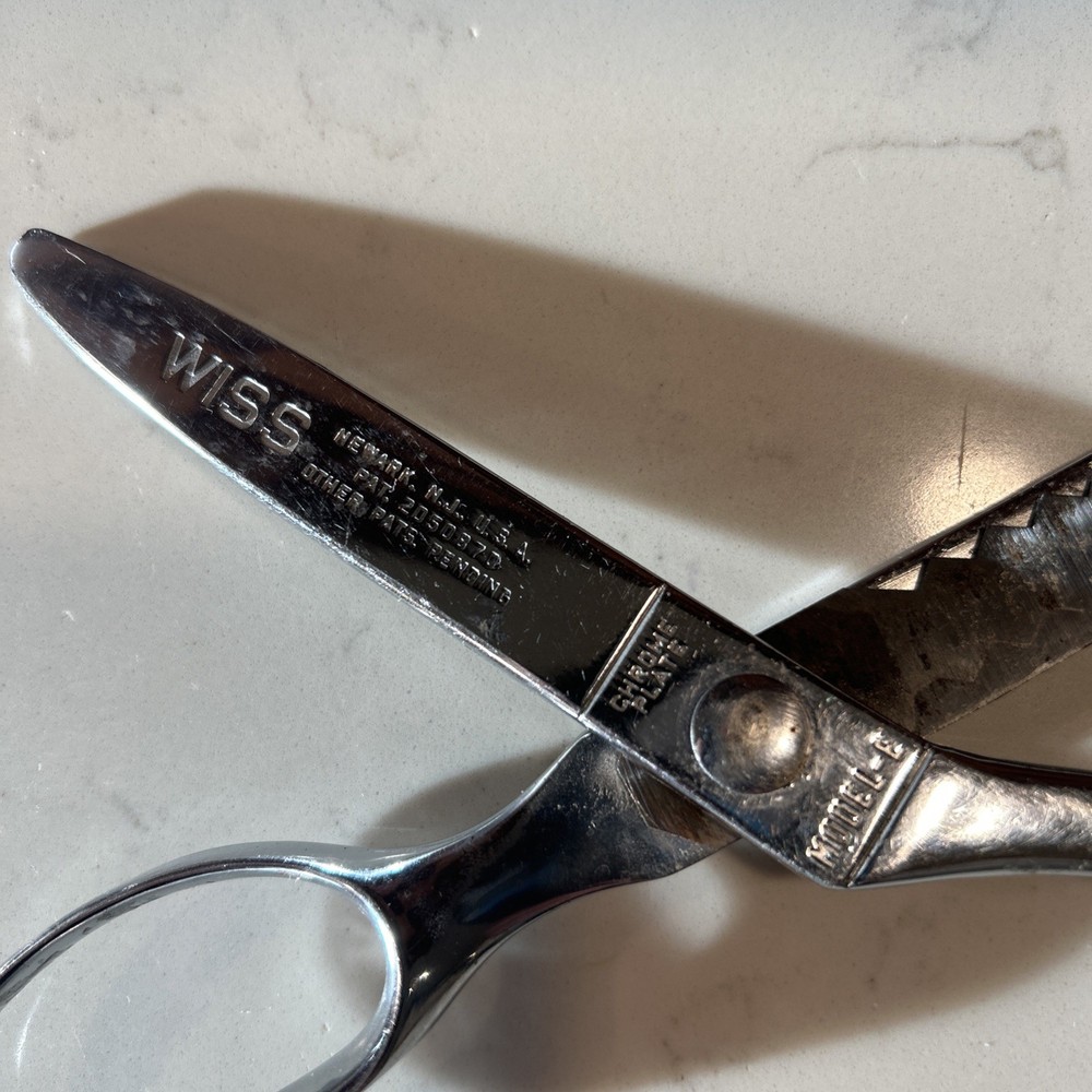 Wiss Vintage Pinking Shears Pink Rite Model E Zig Zag Sawtooth Pattern Scissors