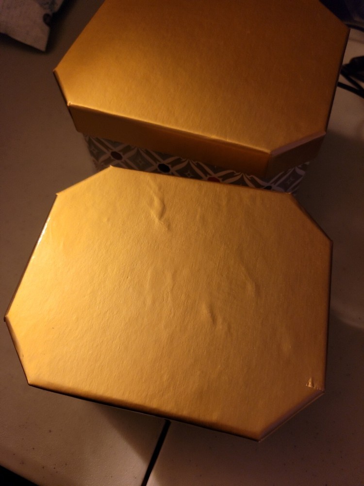 5 Stackable Gift Boxes 5"x6" to 2"x2"