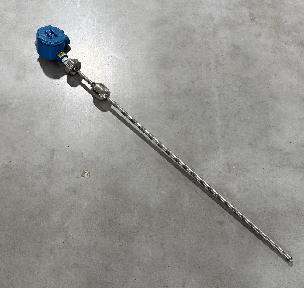 Flowline / Gems LV50-S001 / XT-800 FloatTek Explosion Proof Vertical Transmitter