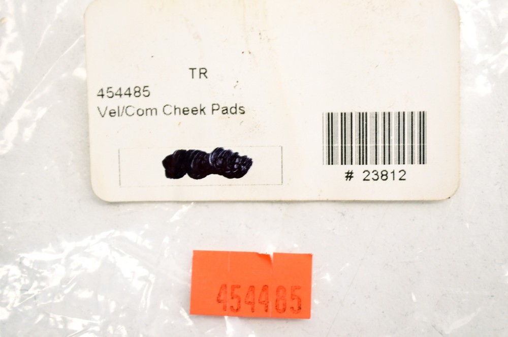 Answer 454485 Vel/Com Cheek Pad Pair Size L NOS