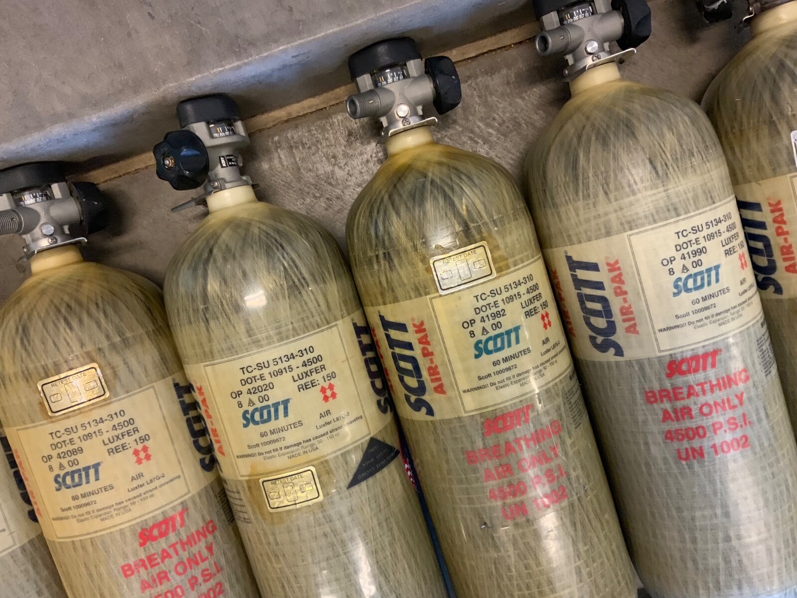 Scott 4500PSI 60MIN Firefighter SCBA Bottle Tank Cylinder Mfr 2000 CGA347 Valve