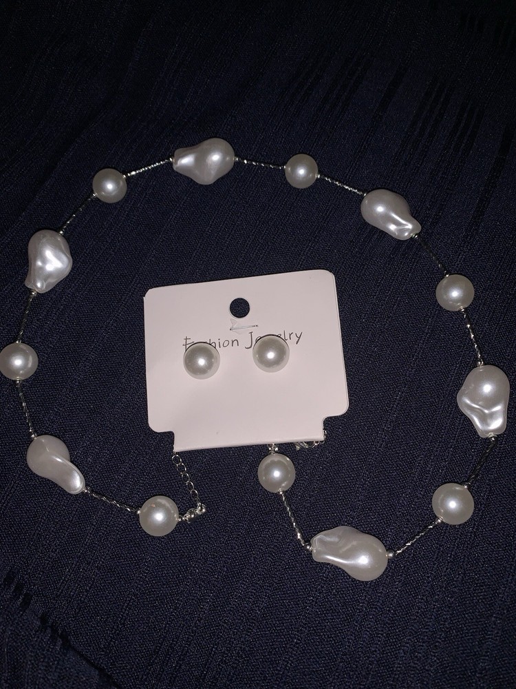 Beautiful Earrings And Necklace Set