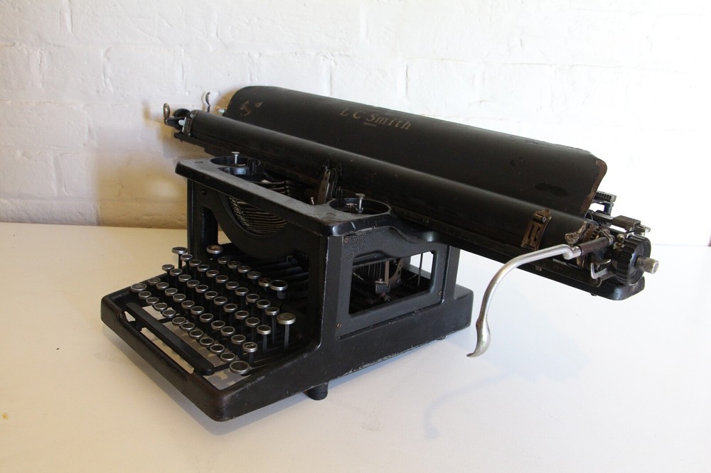 Antique LC Smith Typewriter - Extra long bar - Rare Typewriter
