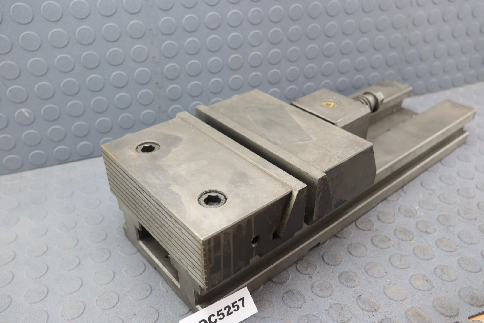 BISON 7-223-085 8" MILLING MACHINE VISE 6566-200-535/2250-1 LOC5257