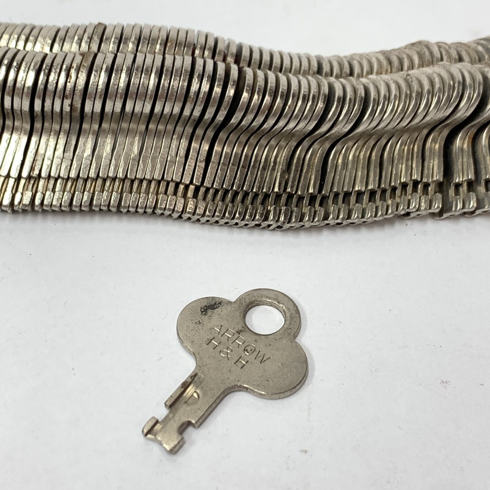 VINTAGE ARROW H&H KEY FOR 2 POSITION ELECTRICAL LOCK SWITCH