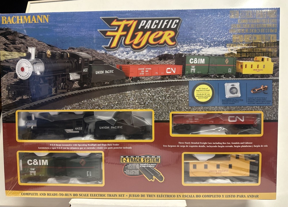 Bachmann HO Scale Pacific Flyer Train Set #00692