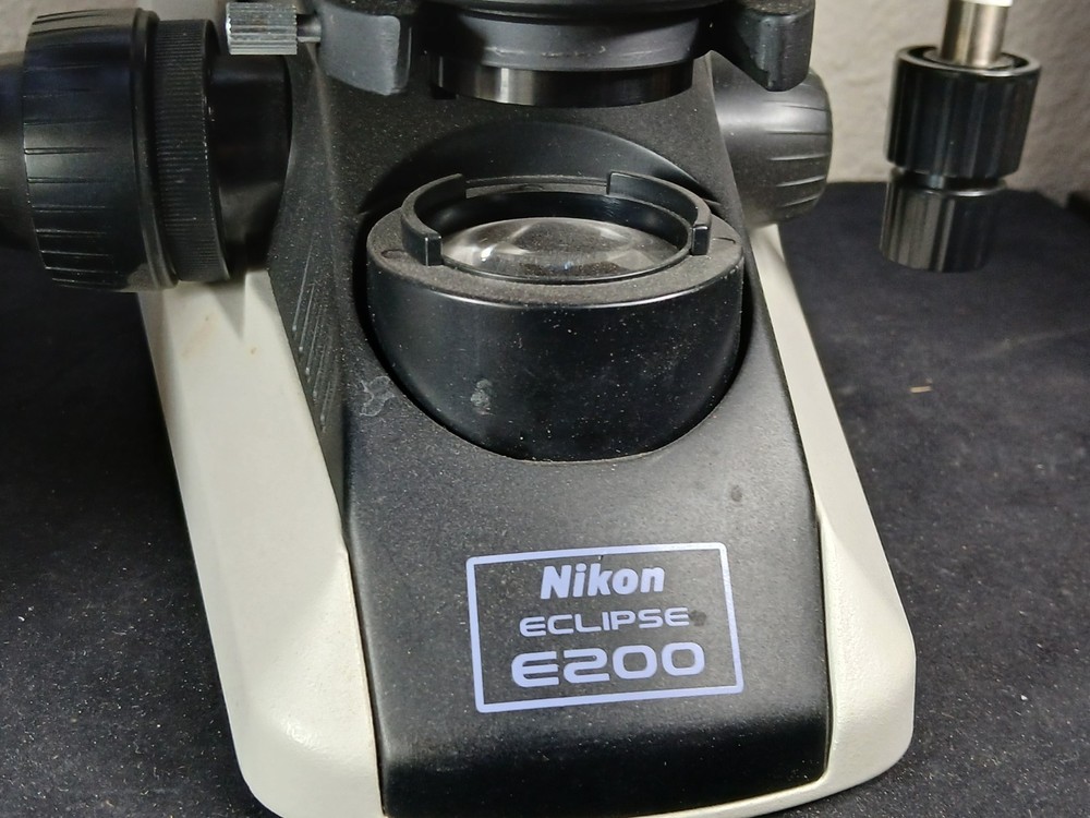 (2) Nikon Eclipse E200 Microscopes & E Plan 4 10 40 100X Oil Sets (No Heads)