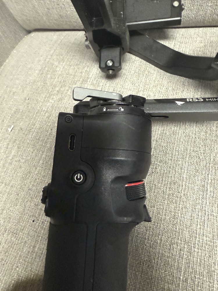 DJI RS 3 Mini, 3-Axis Gimbal Stabilizer - READ MORE - AS IS