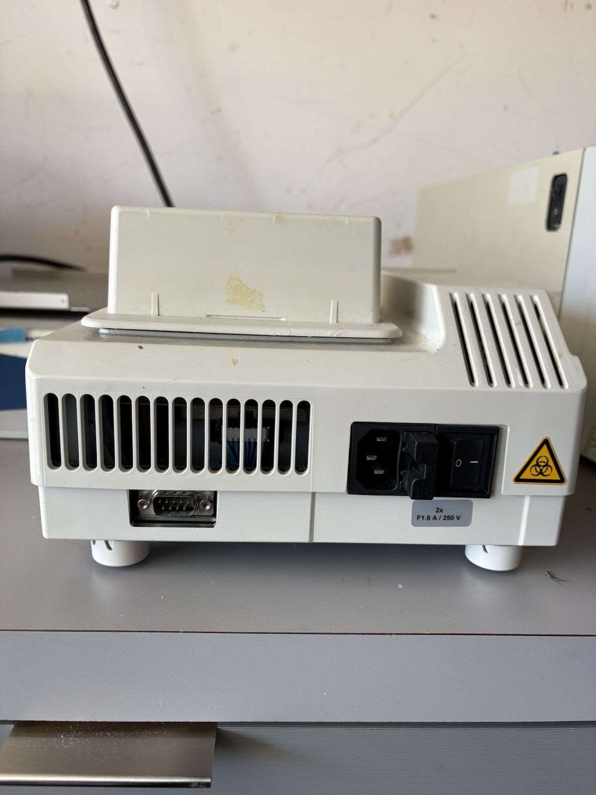 Eppendorf Thermomixer R Incubator Shaker Mixer 1.5 mL Block 5355