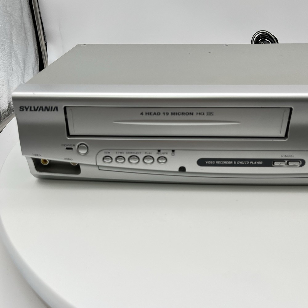 Sylvania VHS/DVD Combo E175216 For Parts Only!