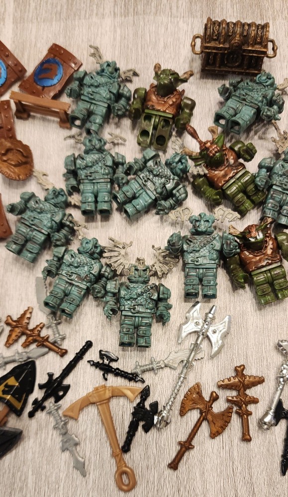 Mega Bloks Dragons Krystal Wars 20+ Mini Figures Mixed Lot Shields Weapons Misc