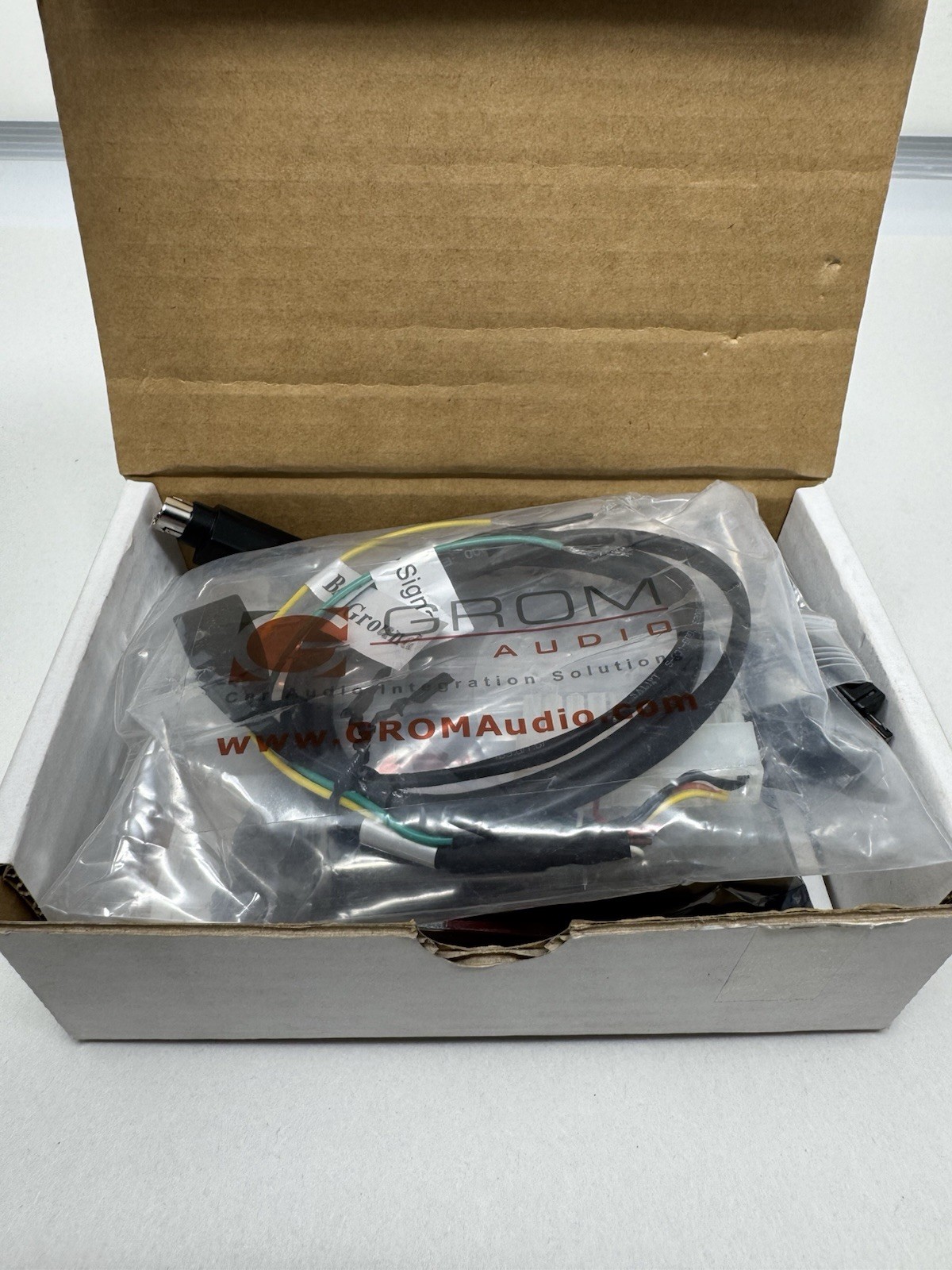 GROM Audio IPOD V3 Adapter (GROM-IPD3) for Select 1996-2010 BMW/MINI (BMWI3)