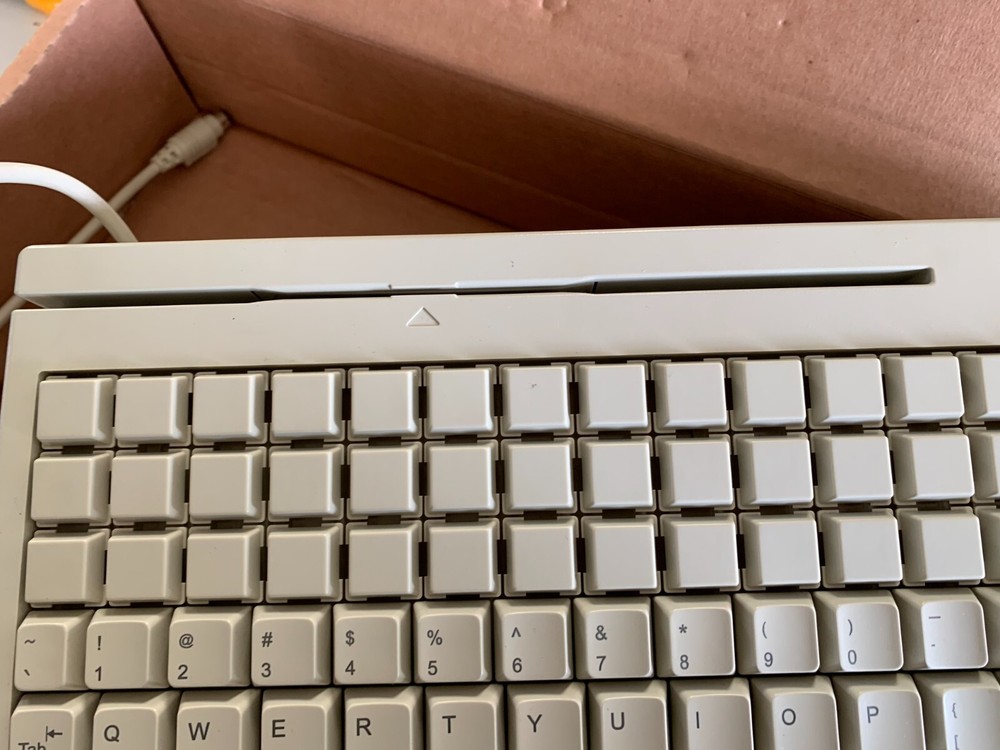 POSIFLEX KB3200 AT INTERFACE PROGRAMMABLE KEYBOARD WITH MAGNETIC STRIPE READER