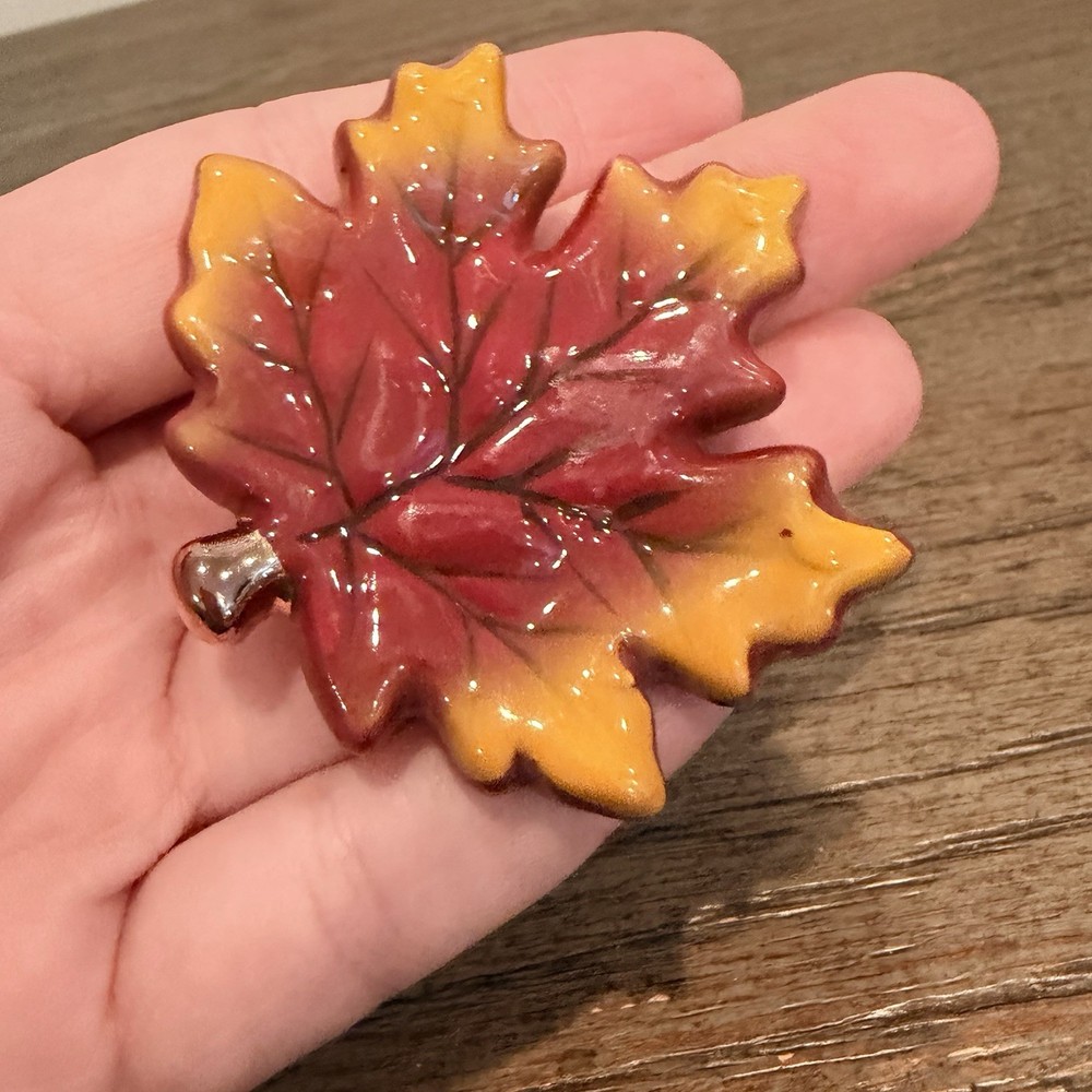 NWOT Nora Fleming Mini Falling For You Maple Leaf Plate Decor
