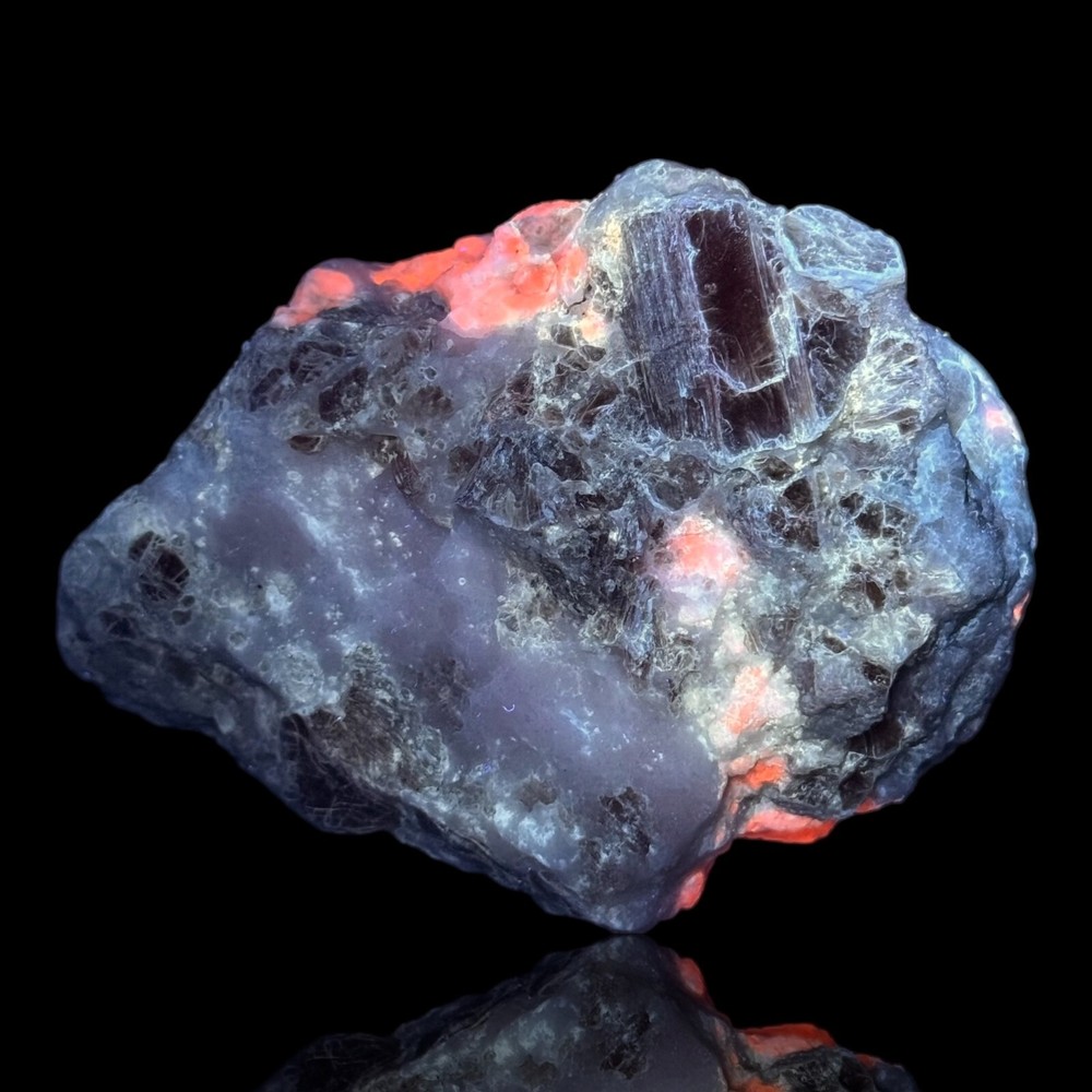 764 Gr. Fluorescent Sharp Tenebrescent Hackmanite With Forsterite and Mica @Af