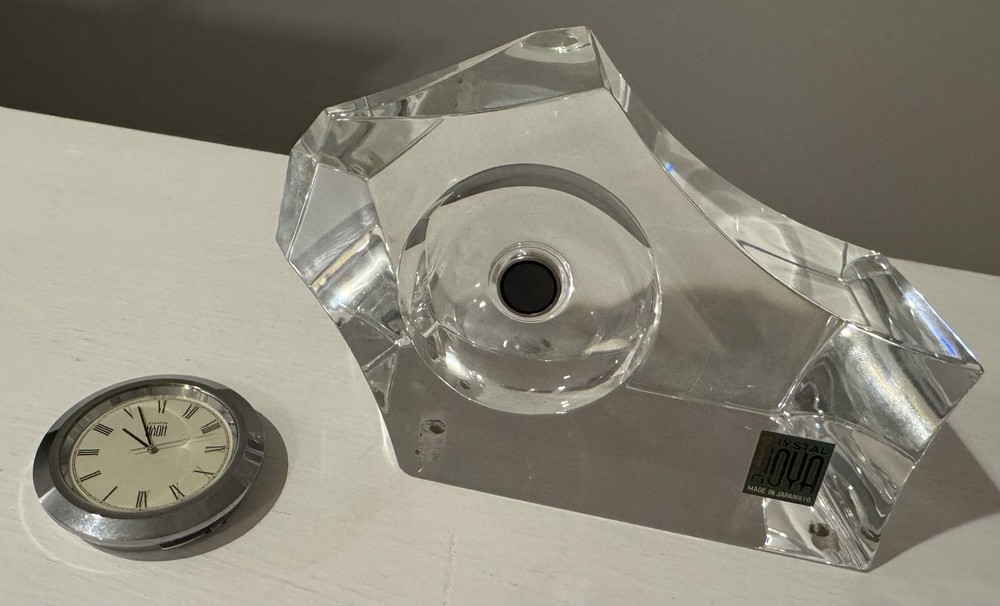 Hoya Crystal Quartz Desk Clock
