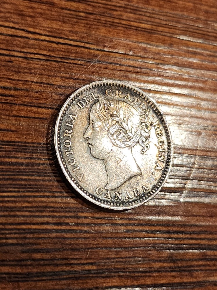 1901 Canada 10 Cents Silver Coin
