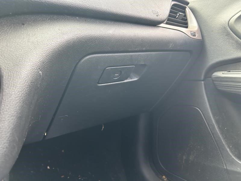CHEROKEE 2016 Fuse Box Cabin 104581570