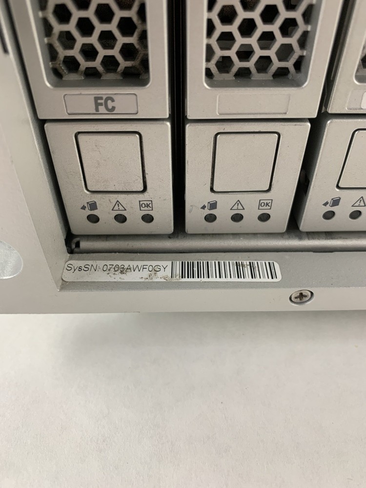 Sun Microsystems 0843 Class 4600 16 Bay Storage Array w/ Power Supplies