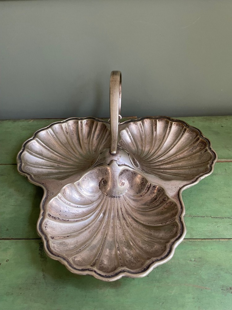 Candy Nut Dish Silver Plated Clam Shell Shaped Scalloped Loop 10"