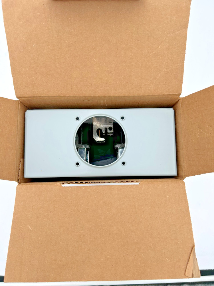 Eaton UTRS101CE Ringless Type Meter Socket 125A 600V