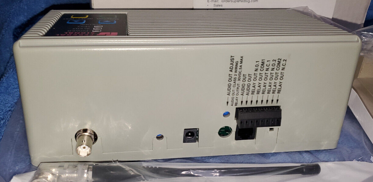 Federal Signal Informer UHF 450-470 MHz DTMF & Tone Alert Radio - GMRS, HAM