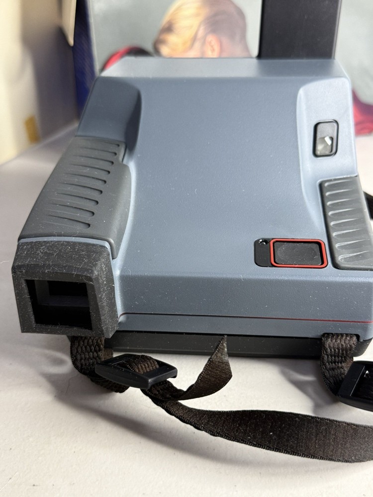 Vintage Polaroid Impulse 600 Plus Instant Camera UNTESTED