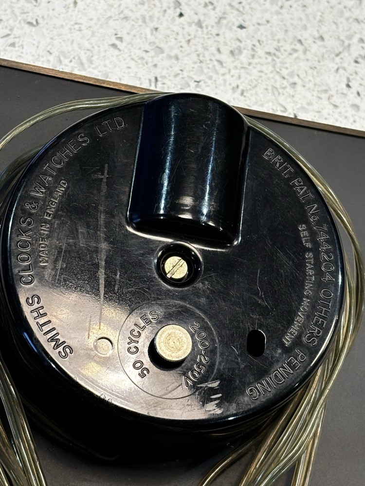 Smiths Art Deco Mantle Clock ( Missing Glass, Untested )
