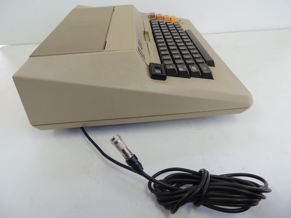 Atari 800 Vintage Home Computer Tested + power, composite cable, 1902A cable