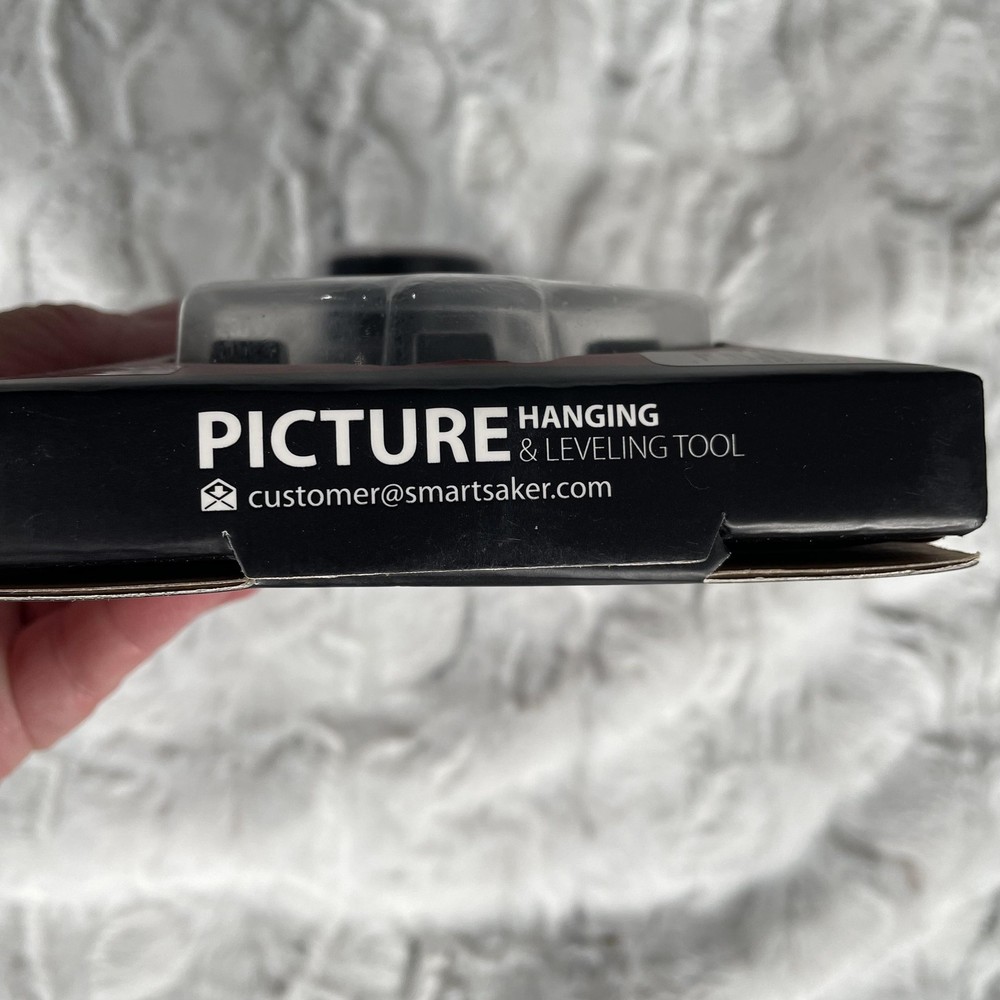 Saker Picture Hanging & Leveling Tool Multi-Function No Measuring Wall Hanger