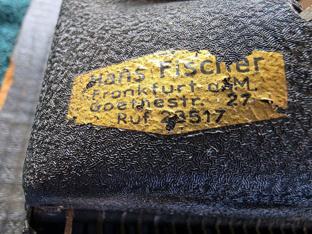 Excellent! 1936 "ERIKA" Typewriter "SERVICED" Original spools, Crinkle, case