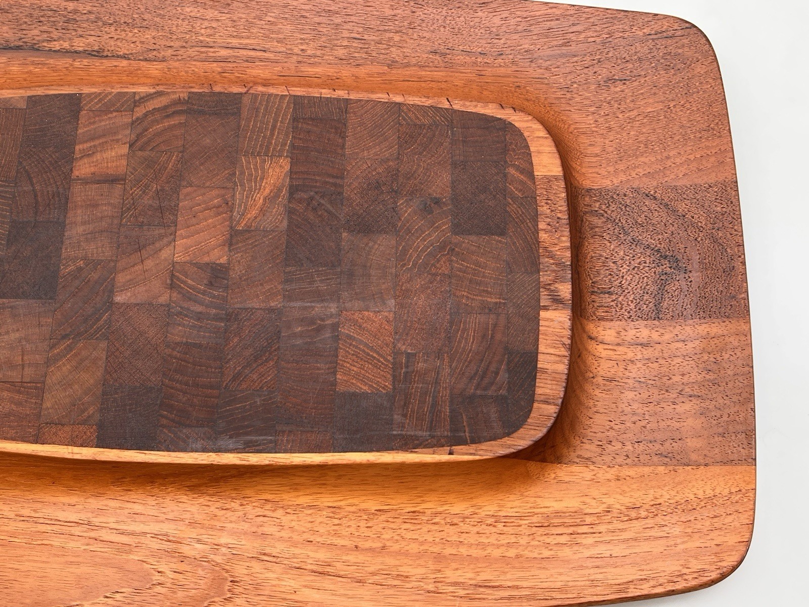 Large DANSK DESIGN IHQ Denmark Staved Teak Cutting Board Ducks Logo 18 x 12" MCM