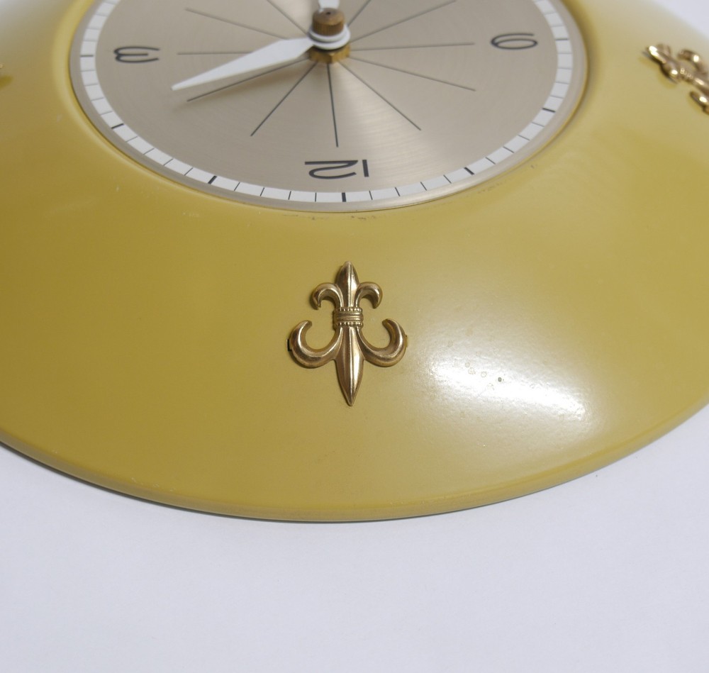 Vintage MCM Seth Thomas Bathette Tri-Q Wall Clock