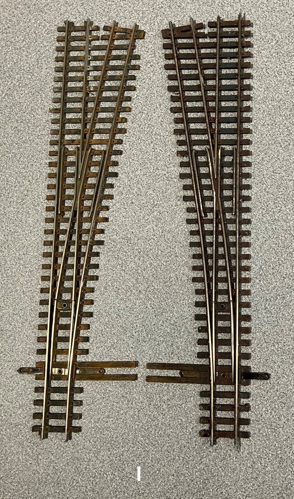 Multiple Shinohara HON3 Code 70 #6  left or right turnouts (sold individually)