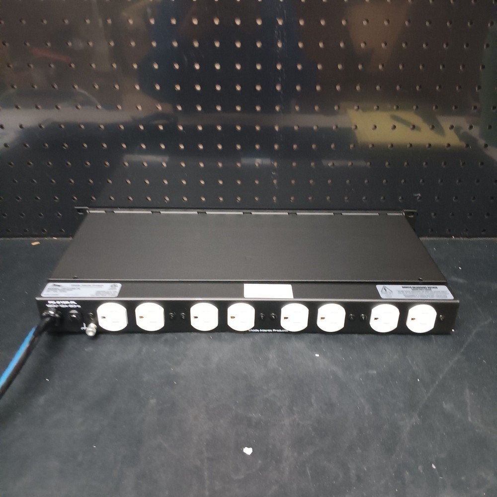 middle Atlantic 15 AMP Horizontal Power Strip, 8 Outlets Basic Surge