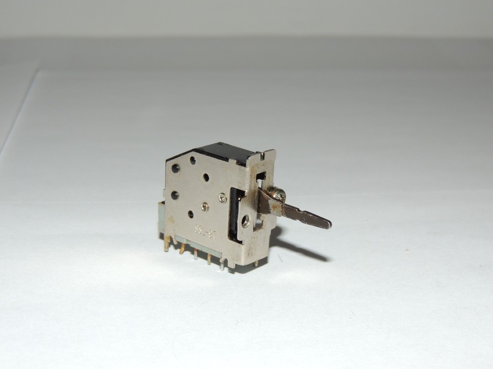 Technics SA-700   Loudness/FM- Muting 2 Position 8 pin Switch   SS-L97