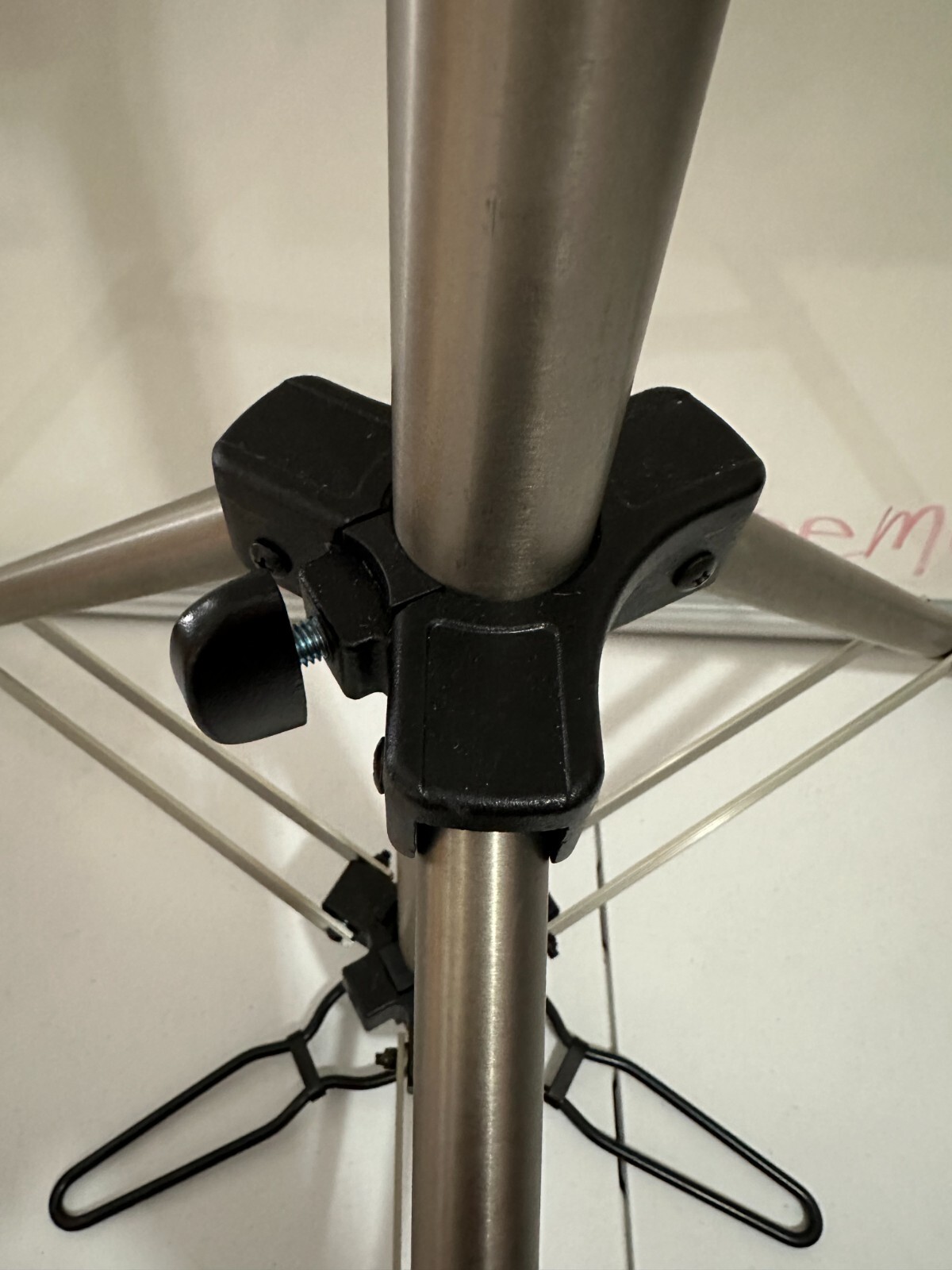 Cosmetology Tripod Stand w/ Carry Bag – Heavy Duty, Adjustable, 3-Section, Tools