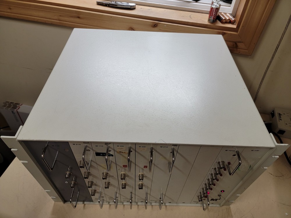 Modular Instruments Mi2 Amplifier Mainframe M-100 with Modules