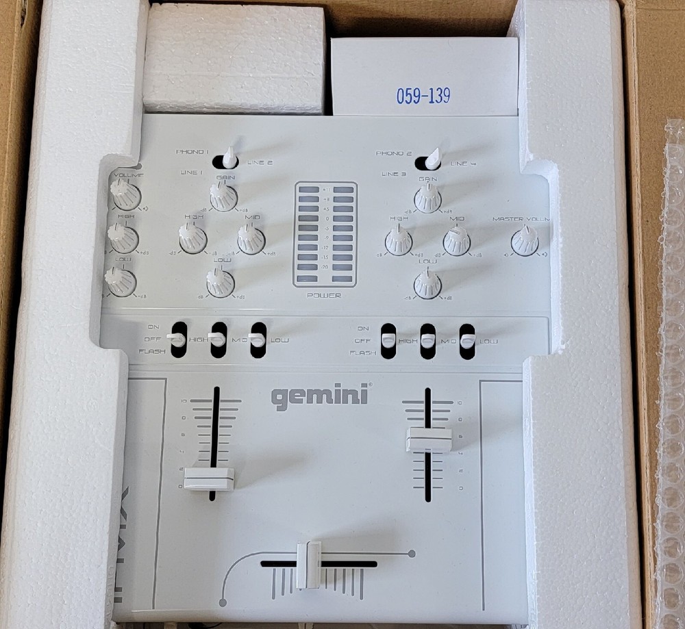 Gemini iPMX 2-Channel 10" Mixer With Box
